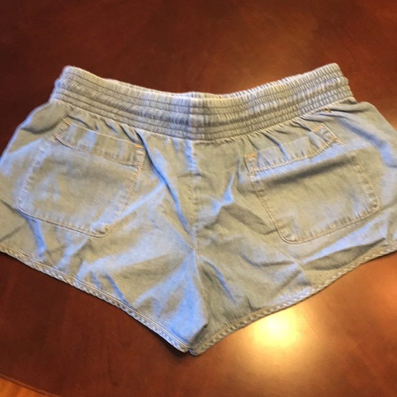 Rip Curl elastic waist jean shorts - Picture 2 of 5